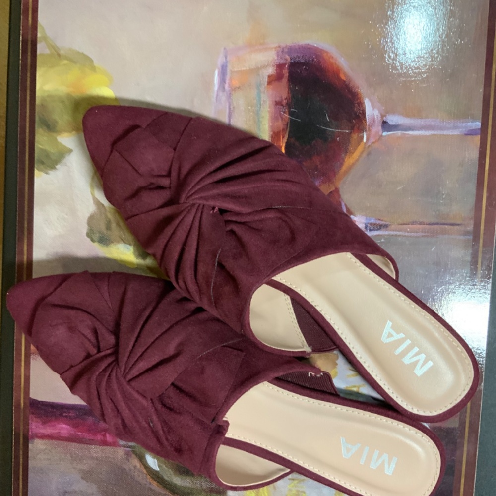 NWT Mia Slides Burgundy Faux Leather Suede - Picture 3 of 6